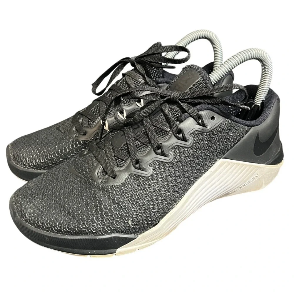 Nike Womens Metcon 5 AO2982-010‎ Black Running Cross Train Shoes Sneakers Size 8